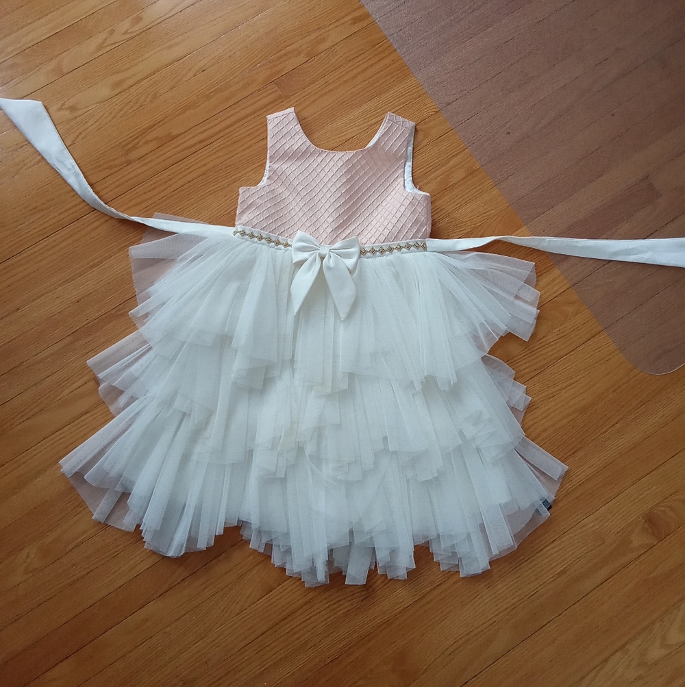 EUC Girls Pretty Dress - Sz6